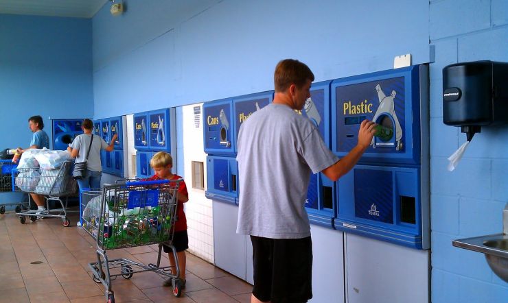 Walmart gets more involved in reducing plastic pollution.