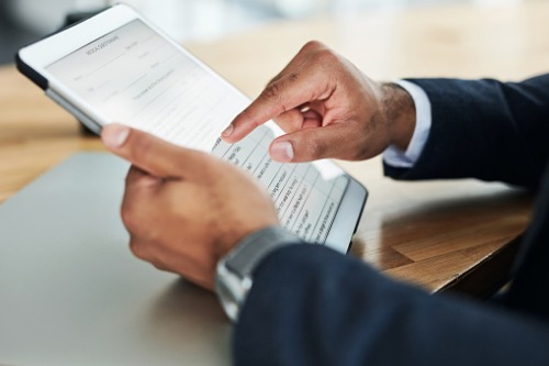 Which wholesale brokers and MGAs are going above and beyond to serve clients?