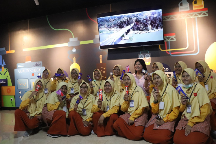 Students visit Aice Indonesia ice cream factory in Mojokerto, East Java. 