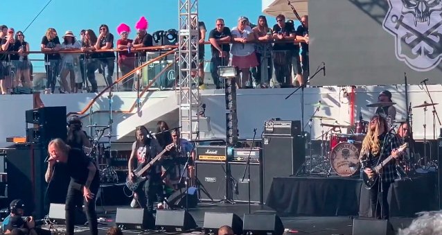 Watch FEAR FACTORY's BURTON C. BELL Sing VAN HALEN's 'Runnin' With The Devil' On SHIPROCKED Cruise
