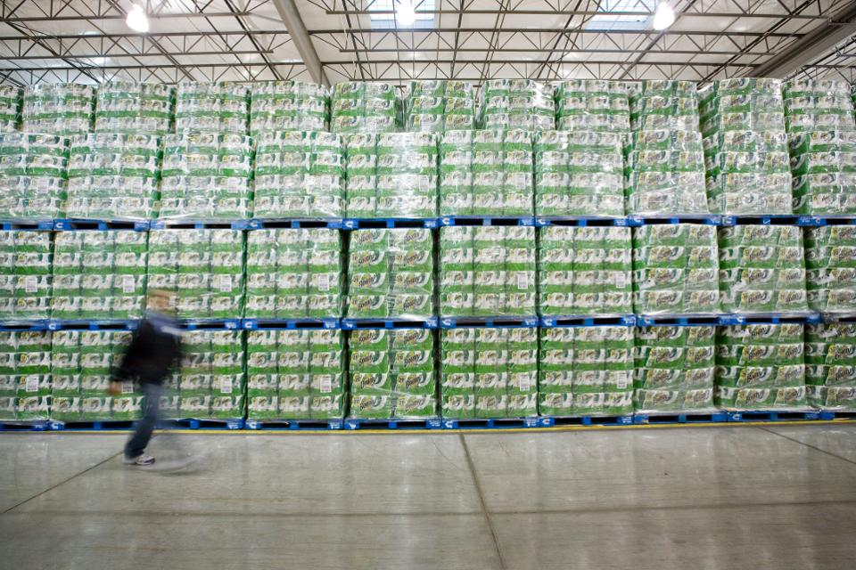 USA - Business - Costco Distribution Center - Paper Towels