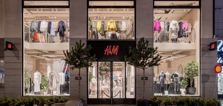 H&M store Stockholm H&M leaps to B2B: supply chain consultancy in collab with Treadler