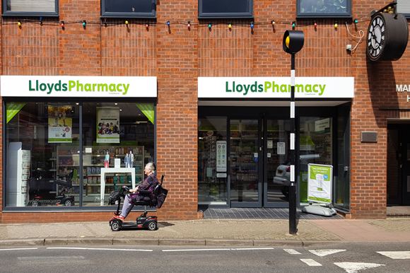 Lloydspharmacy store