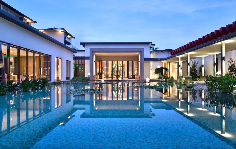 Luxury Asian hotel travel architecture 
