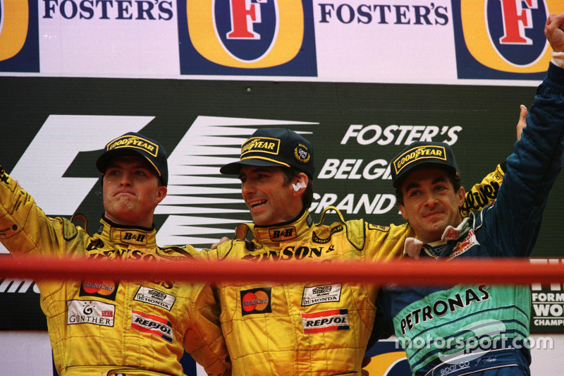 Podium: Racewinner Damon Hill, Jordan, second place Ralf Schumacher, Jordan; third place Jean Alesi, Sauber