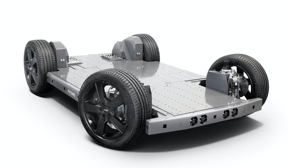 REE integrates the battery pack and motors into a lightweight, lower-cost flat platform for electric vehicles