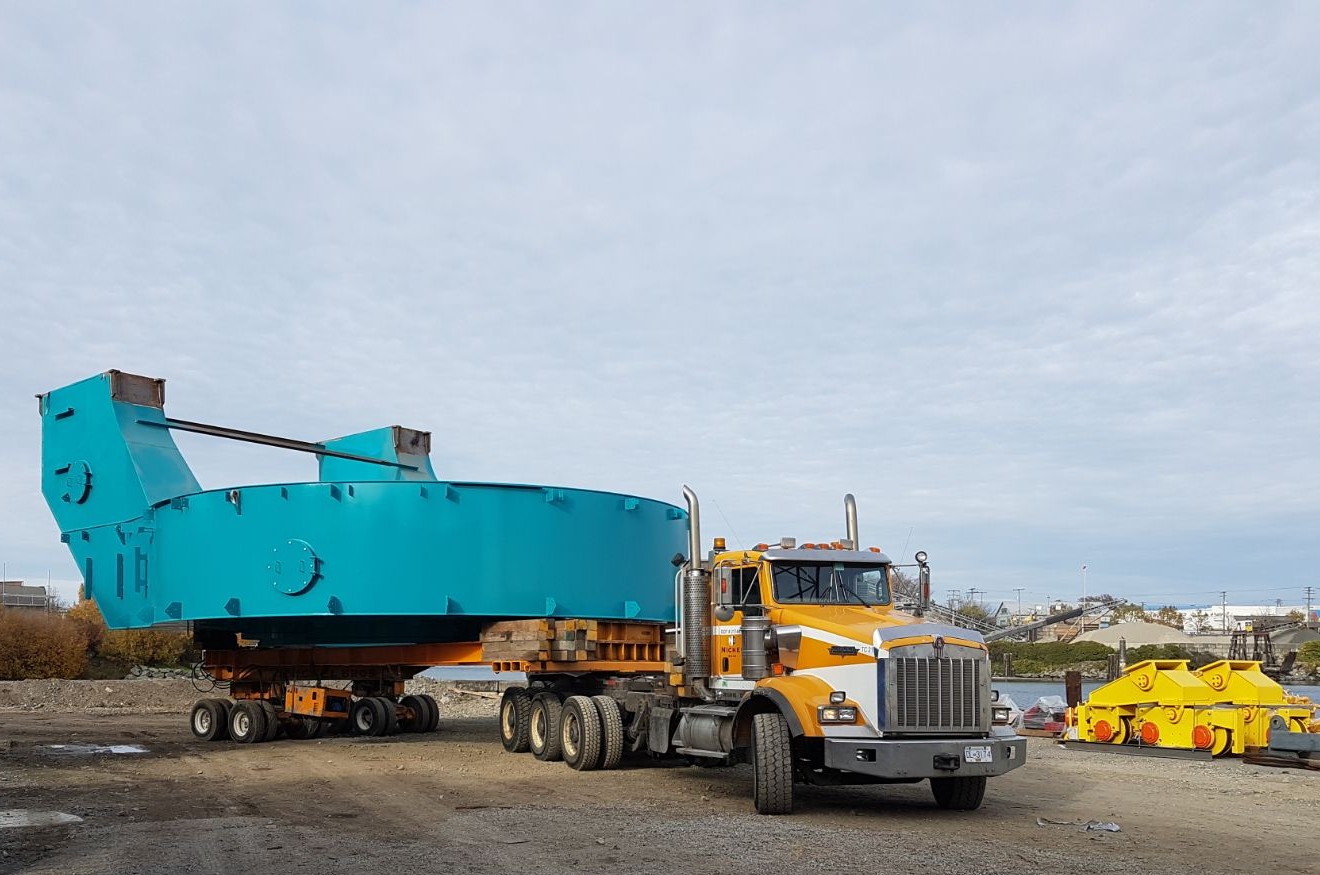 Nickel Brothers delivered a disassembled stacker reclaimer to Vancouver Island, British Columbia, via a combination of barge, specialised trailers and prime movers. 