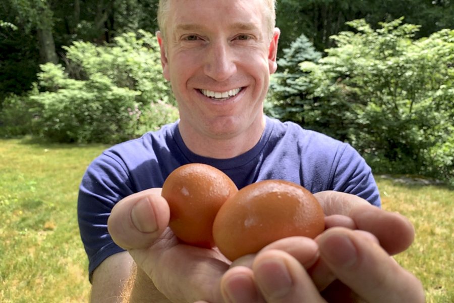 Jesse LaFlamme '00, owner and CEO at Pete and Gerry's Organics, poses for a Facetime portrait in Quechee, Vermont. (Phyllis Graber Jensen/Bates College)