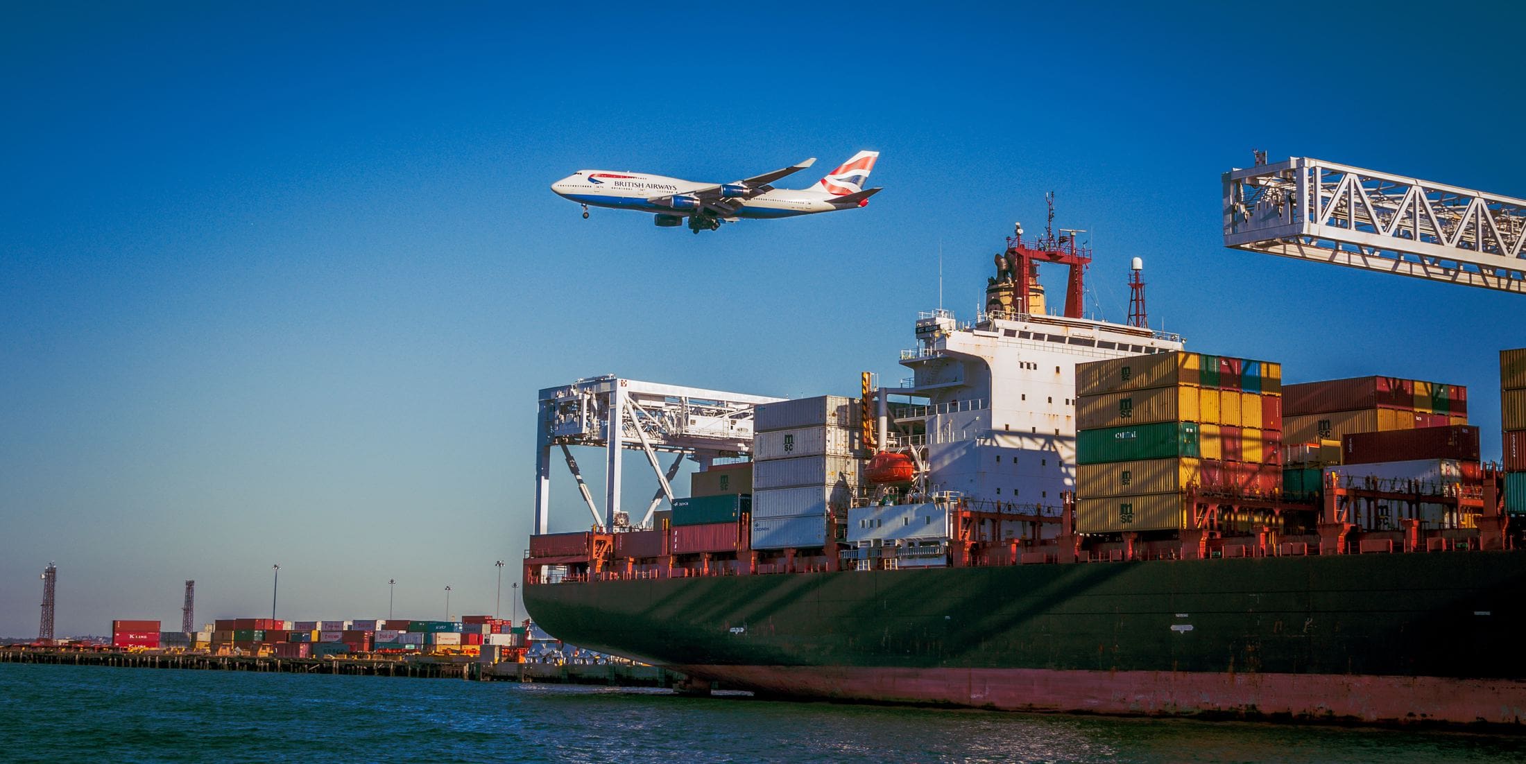 Ocean Freight vs Air Freight | Freightos