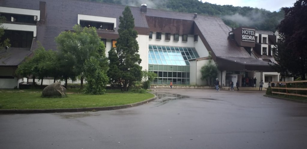 The Sedra hotel in Cazin, Bosnia, which has been converted into temporary accommodation for migrant families and unaccompanied minors. Photo: Shâyân for InfoMigrants