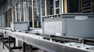 Thanks to the state-of-the-art storage infrastructure, it takes only 60 seconds to remove a part from the automated small parts warehouse.