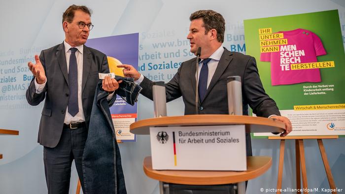 For fair supply chains: German Development Minister Gerd Müller (CSU, left) and Federal Labor Minister Hubertus Heil (SPD)