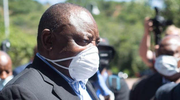 President Ramaphosa visits the Human Settlements, Water and Sanitation COVID-19 Command Centre at Rand Water on April 7 in Johannesburg.