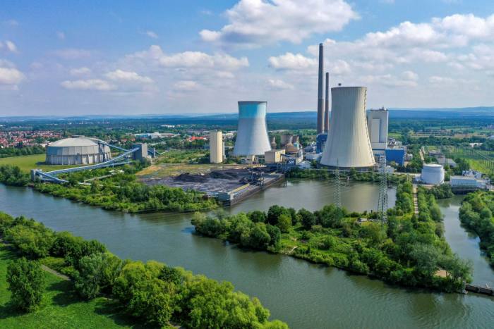 The Grosskrotzenburg coal-fired power station in Germany. At about €25 a tonne, the carbon price is already high enough to have started to push coal off the electricity grid