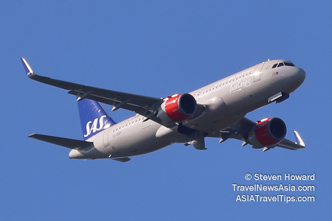 SAS Airbus A320 reg: SE-ROP. Picture by Steven Howard of TravelNewsAsia.com Click to enlarge. SAS Airbus A320 reg: SE-ROP. Picture by Steven Howard of TravelNewsAsia.com Click to enlarge.
