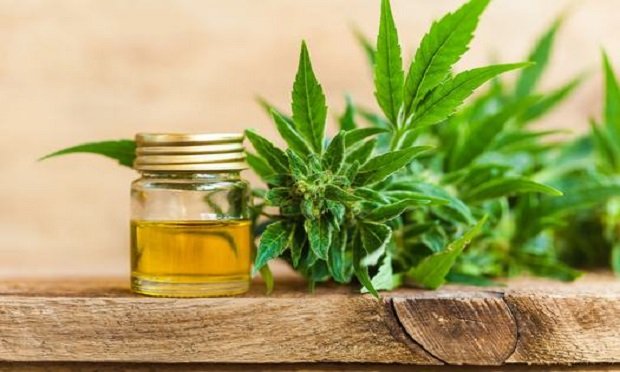 CBD (cannabidiol) oil. (Photo: Shutterstock)