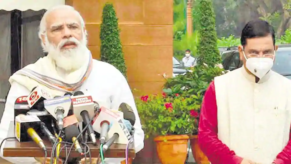 Prime Minister Narendra Modi said that the three bills will bring much-needed change to the farming sector. Prime Minister Narendra Modi said that the three bills will bring much-needed change to the farming sector.