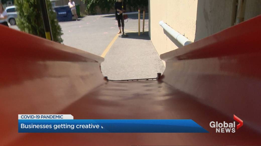 Click to play video 'Coronavirus: Toronto businesses serve up creative ways to safely welcome back customers'