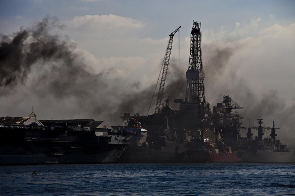 Guanabara bay pollution, air pollution at the border of...