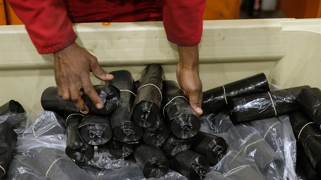 recycle black bags packaging