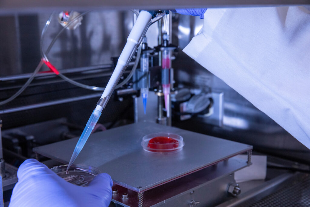 photo of 3D printer and preparation of cells for printing