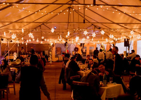 With 43 locations scattered across the United States, Fogo De Chão has been dealing with a patchwork of pandemic regulations. At this location, in Rosemont Ill., only two panels of an outdoor structure must be kept open.