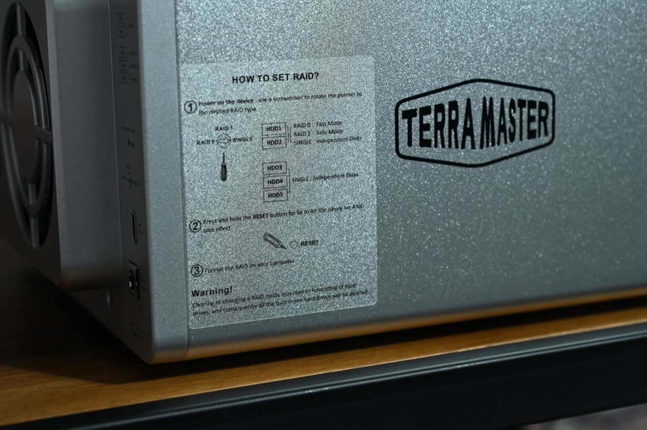 Some of the TerraMaster D5-300C RAID instructions. 