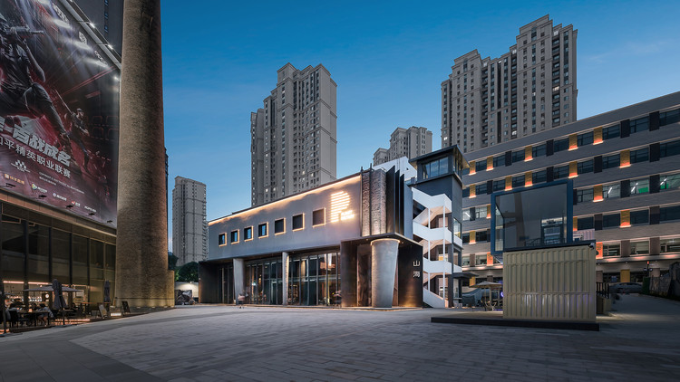Central square. Image © ZY Architectural Photography