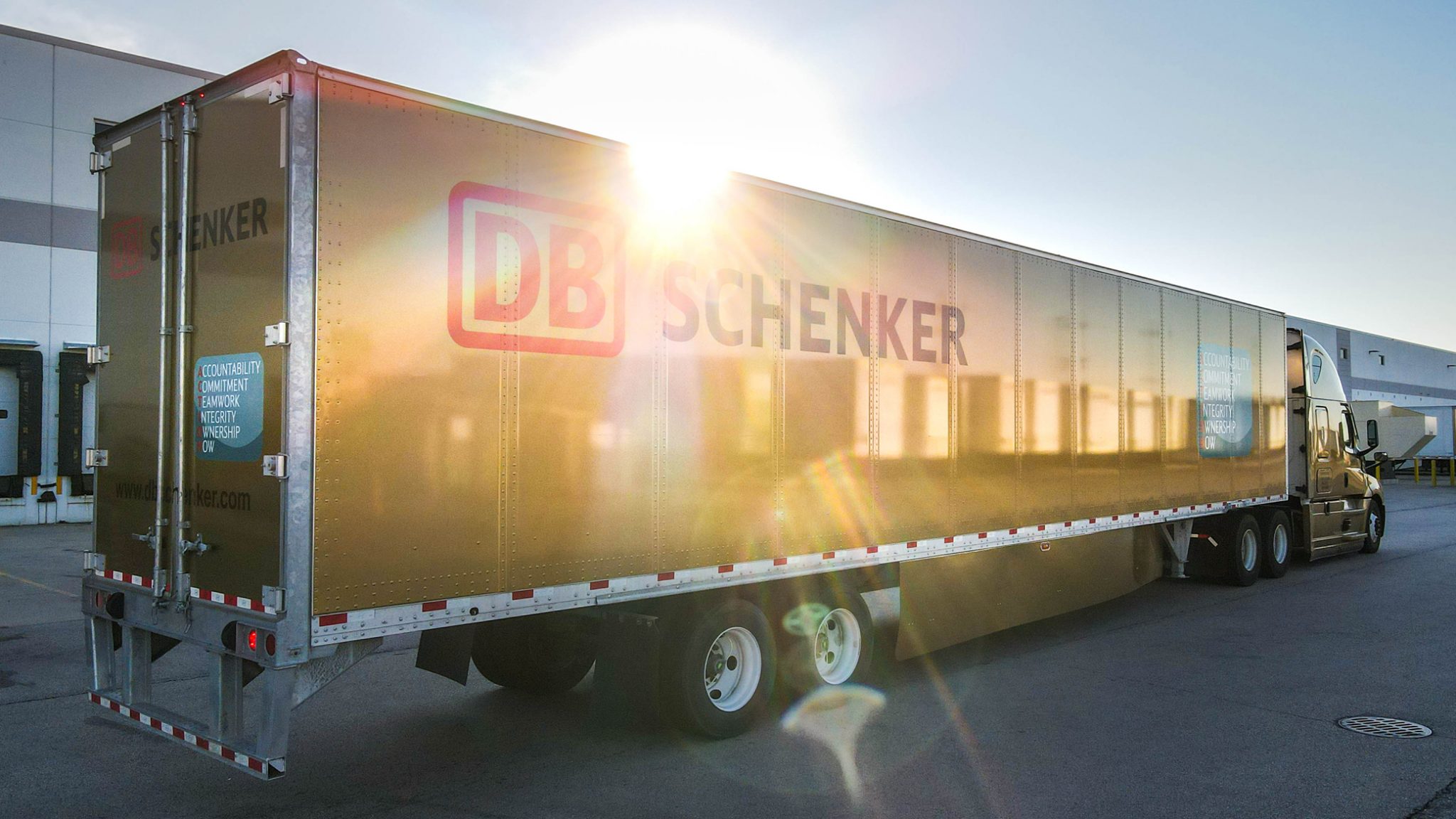 German giant DB Schenker prepares for big US trucking expansion ...
