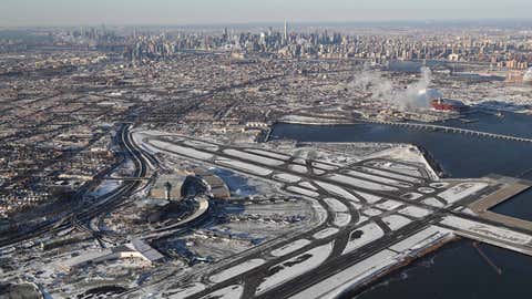 NEW YORK, NY - JANUARY 05: La Guardia Airport awaits arriving flights after runways were plowed of snow on January 5, 2018 in the Queens borough of New York City. Under frigid temperatures, New York City dug out from the "Bomb Cyclone." (Photo by John Moore/Getty Images)