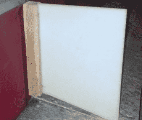 Figure 12. Placing partitions (false walls) between the nests can reduce overcrowding in corner and end of the line nests.