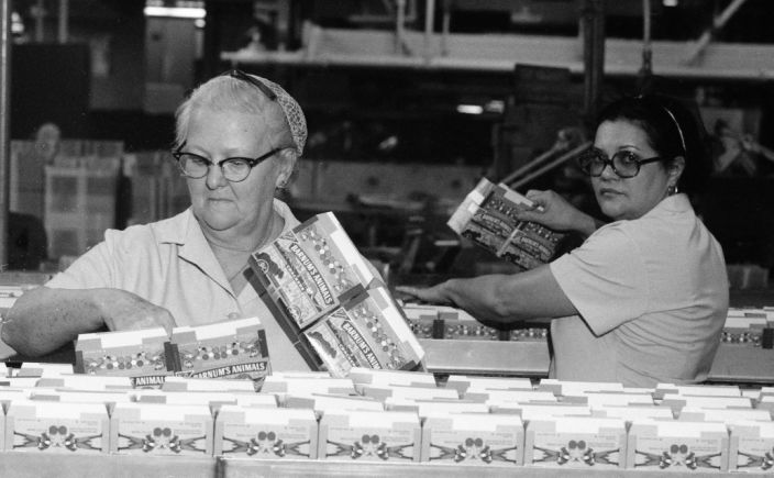 This photo from 1977 shows Two workers at the Nabisco manufacturing plant in Fair Lawn, New Jersey.