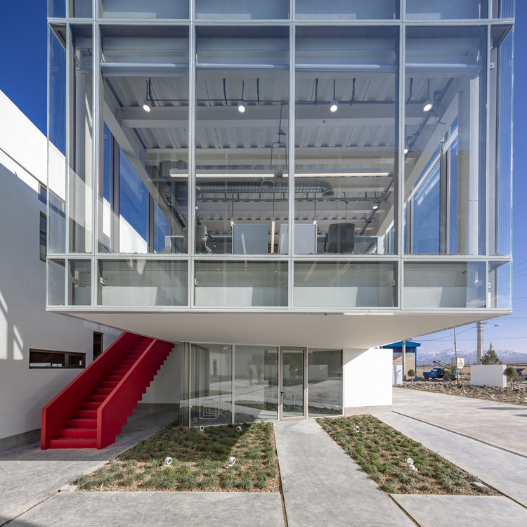 Shamim Polymer Factory / Davood Boroojeni Office, © Parham Taghioff