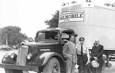 This 1946 photo shows the rounded front of a Trailmobile trailer. (Photo: Trailmobile)