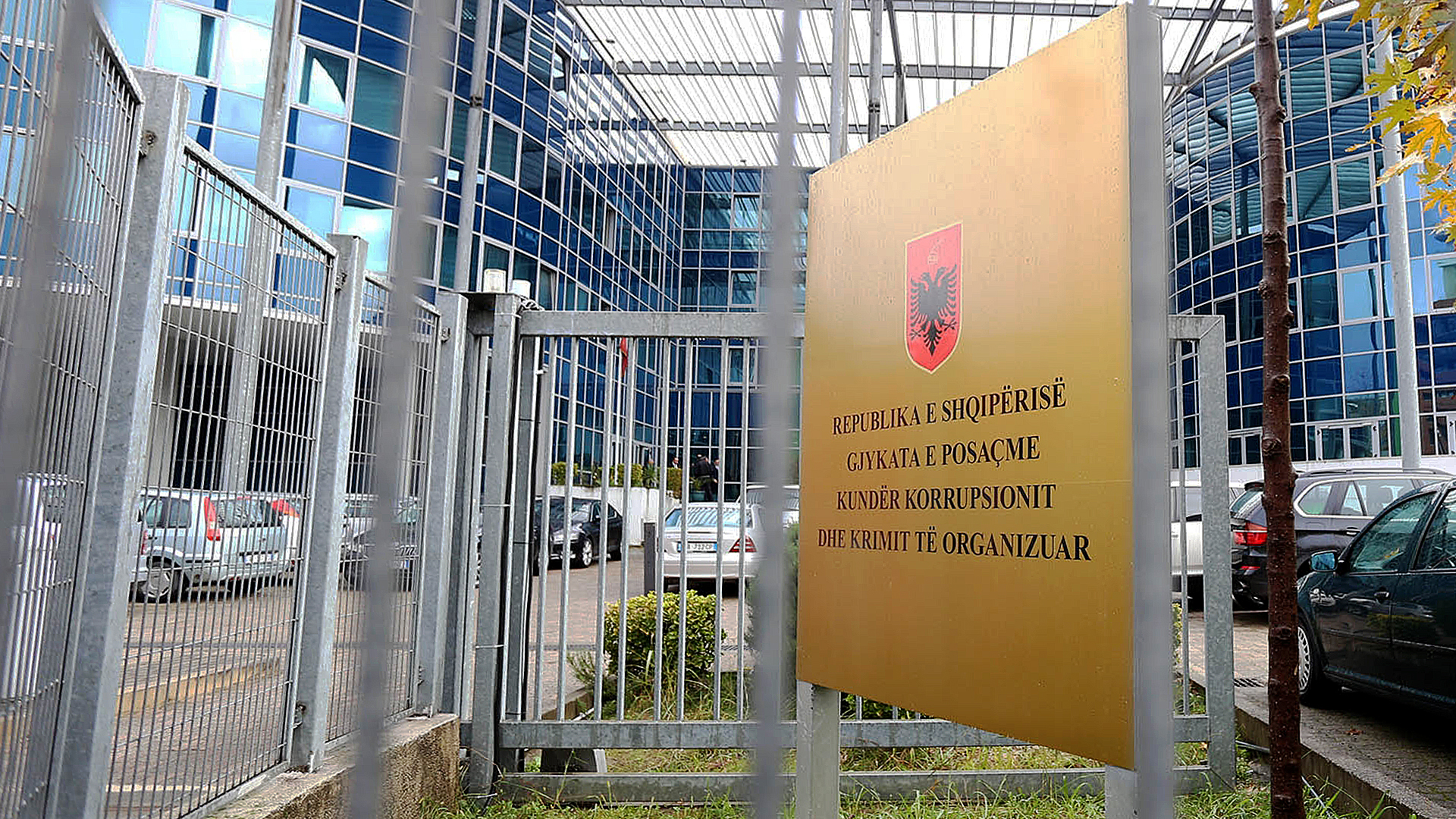 SPAK 8 Albanian Officials Arrested for Public Procurement-Related Abuses