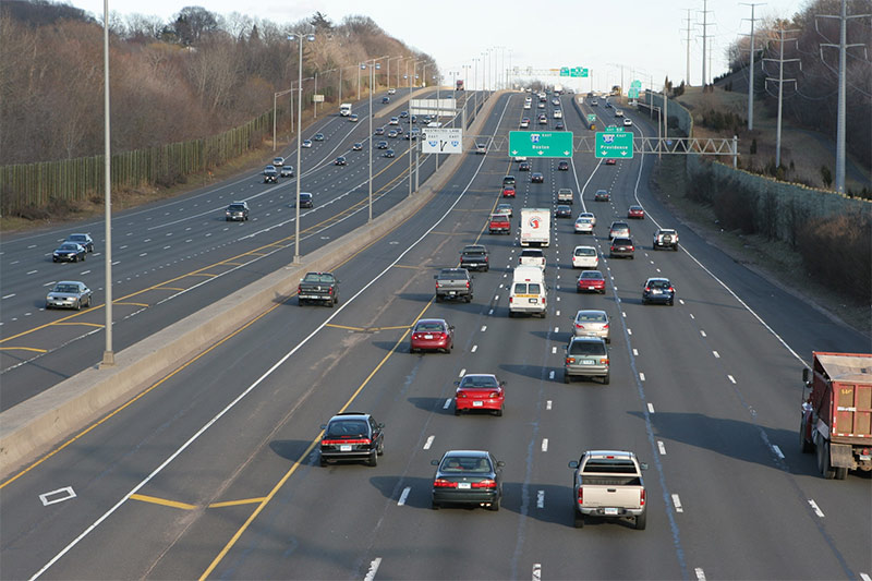 Cars and trucks travel on I-95 in Connecticut. (Photo: Motor Transport Association of Connecticut)