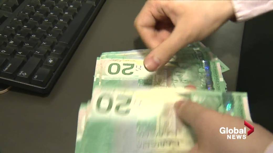 Click to play video: 'Warning signs you’re in over your head financially'