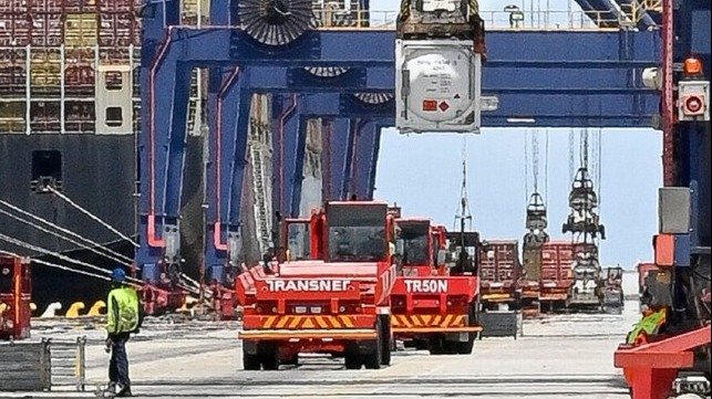 first LNG shipment arrives in South Africa
