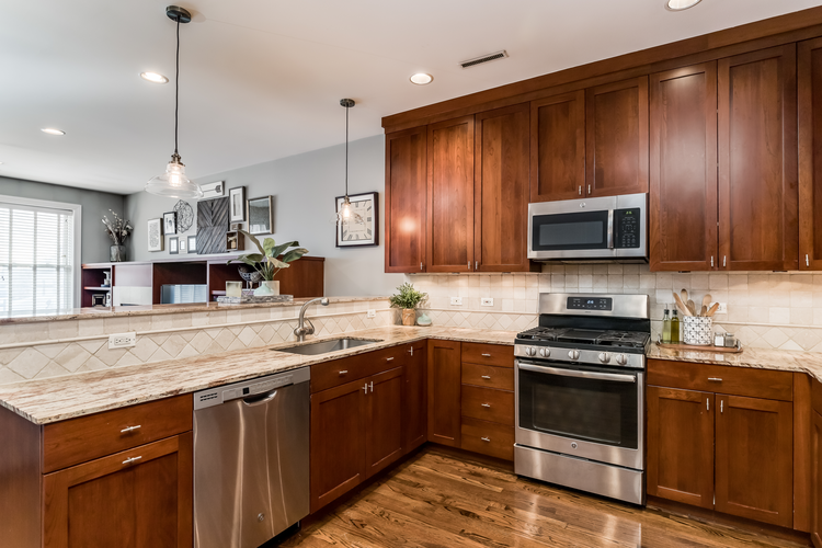 Kitchen with GE Appliances 