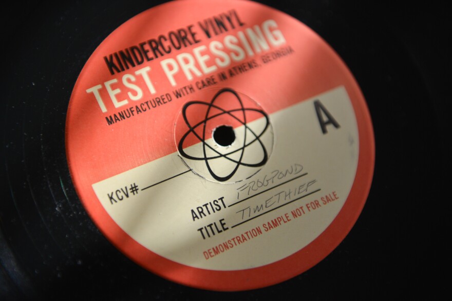 120321_cm_SupplyChain_Label