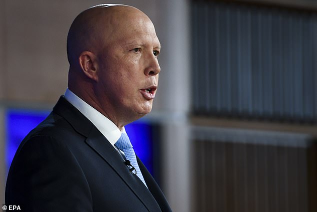 Defence Minister Peter Dutton announced on Friday that Australia's army and navy will abandon the 47 MRH-90 Taipan helicopters and replace them with 40 US-made Black Hawks and 12 Sea Hawks