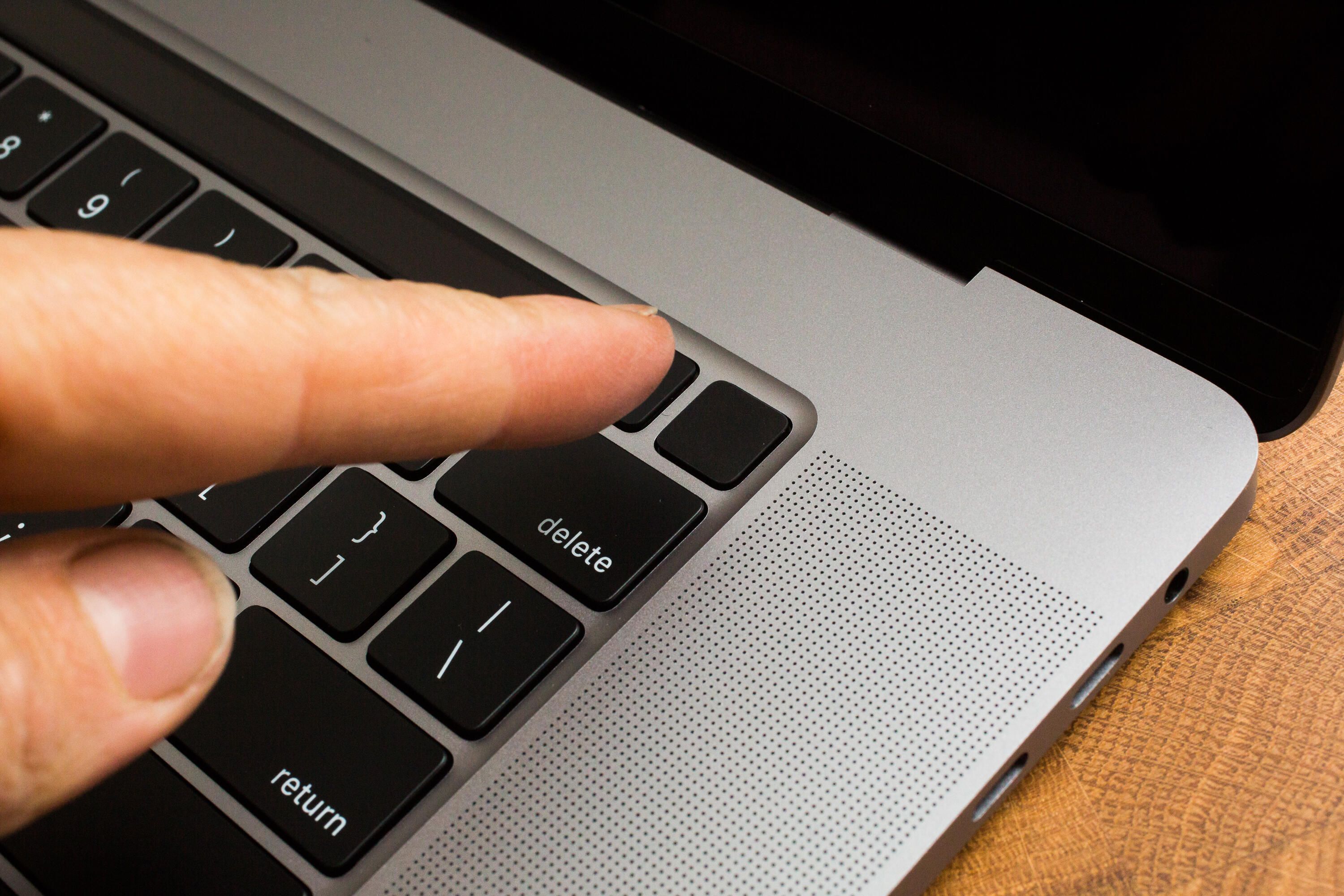 09-macbook-pro-16-inch