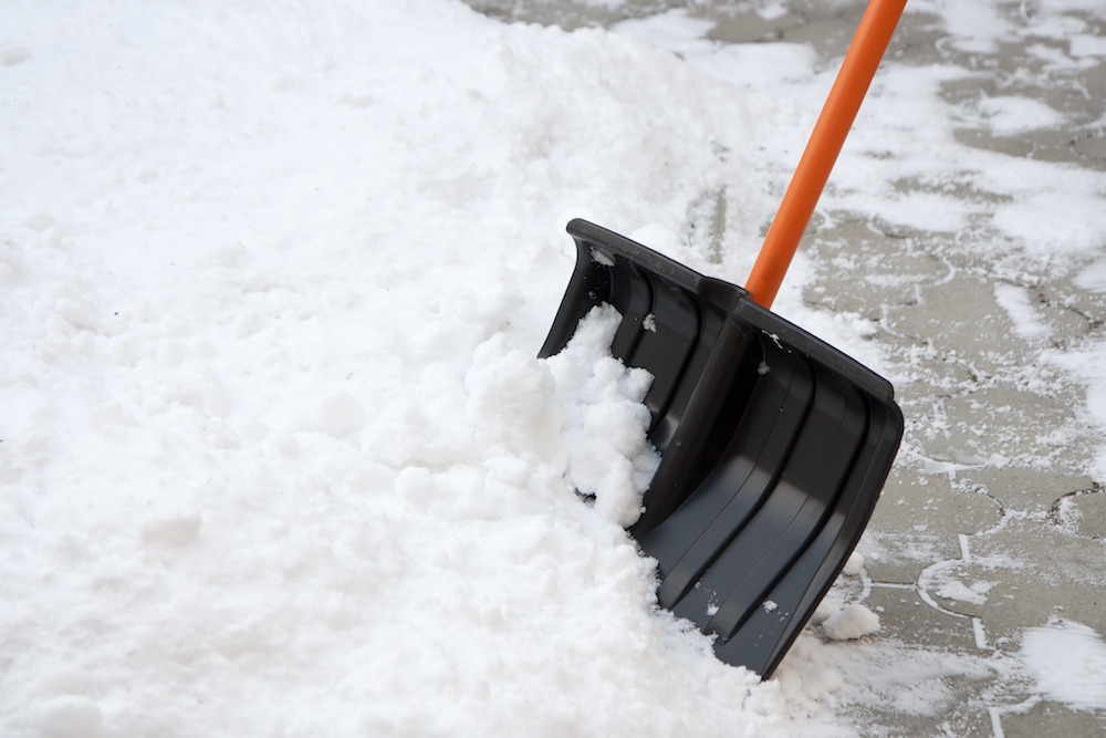 Featured_snow_shovel_40343