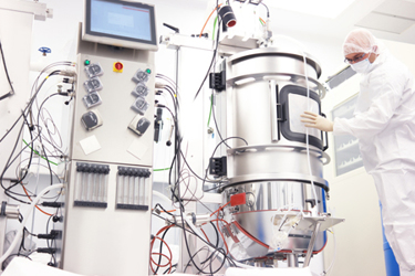 GettyImages-675822742-cleanroom-bioreactor
