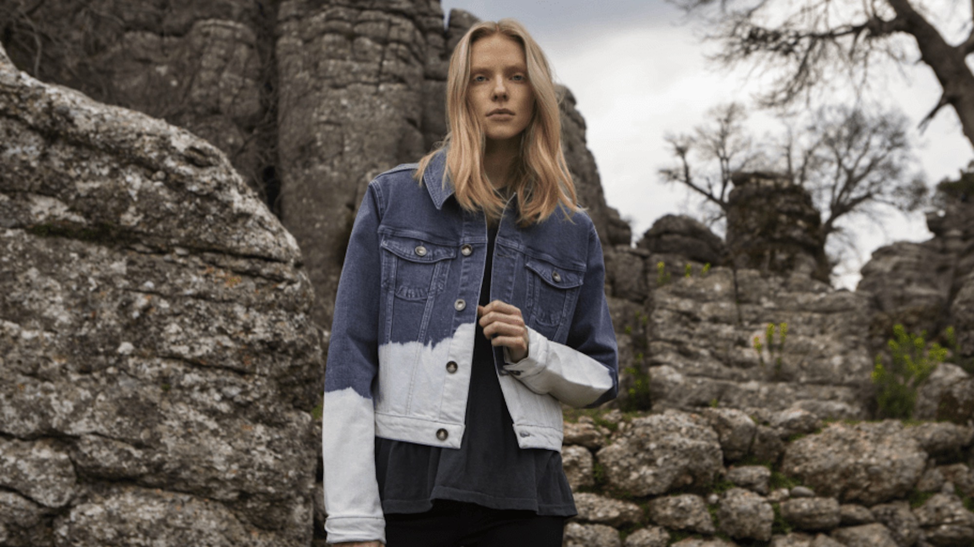 The denim supply chain experienced a number of sustainable innovations in 2021 related to chemicals, trims, fibers and more.