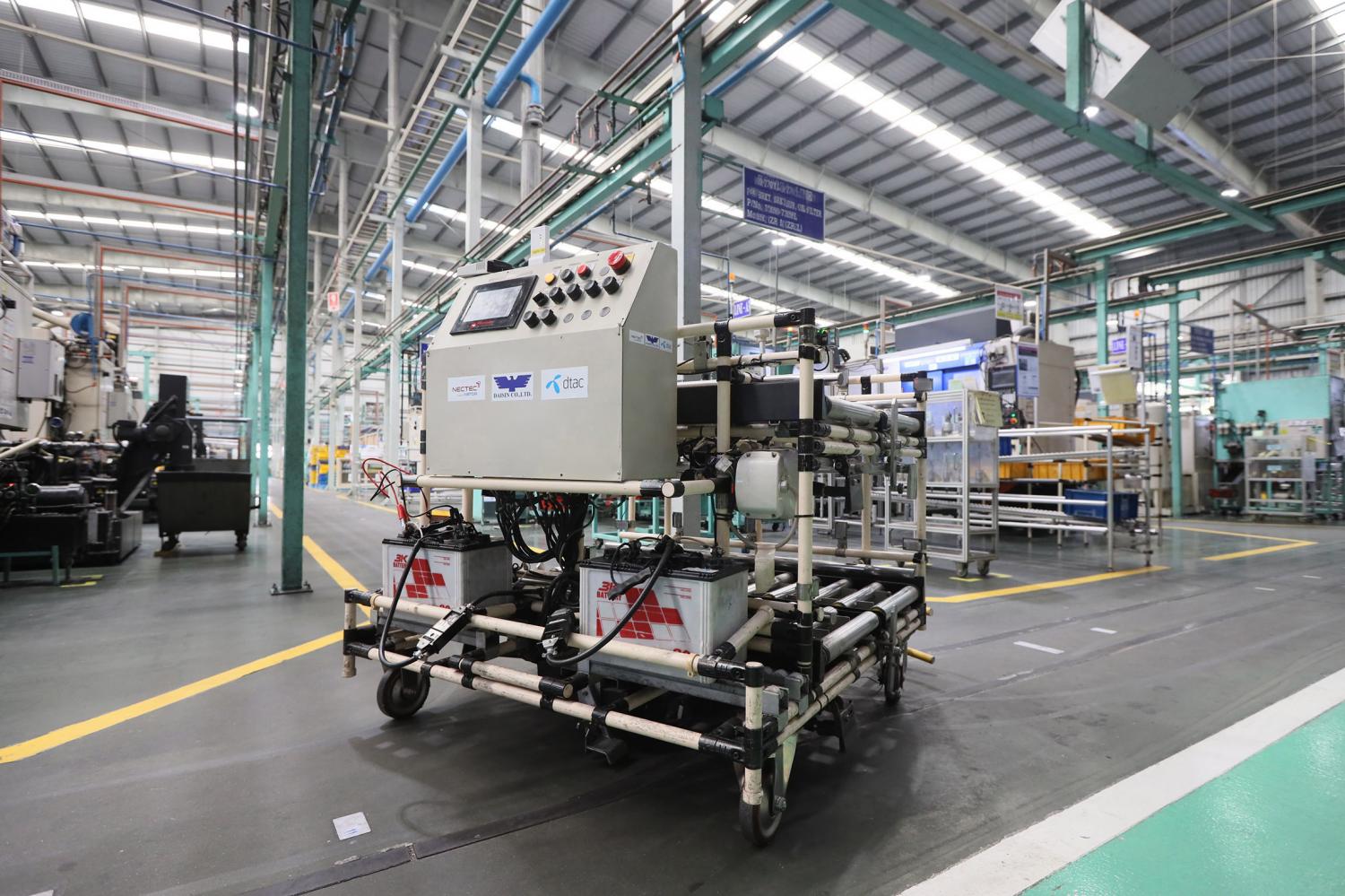 Auto parts maker Daisin has adopted automated guided vehicles (AGVs) for parts delivery during the production process. Auto parts maker Daisin has adopted automated guided vehicles (AGVs) for parts delivery during the production process.
