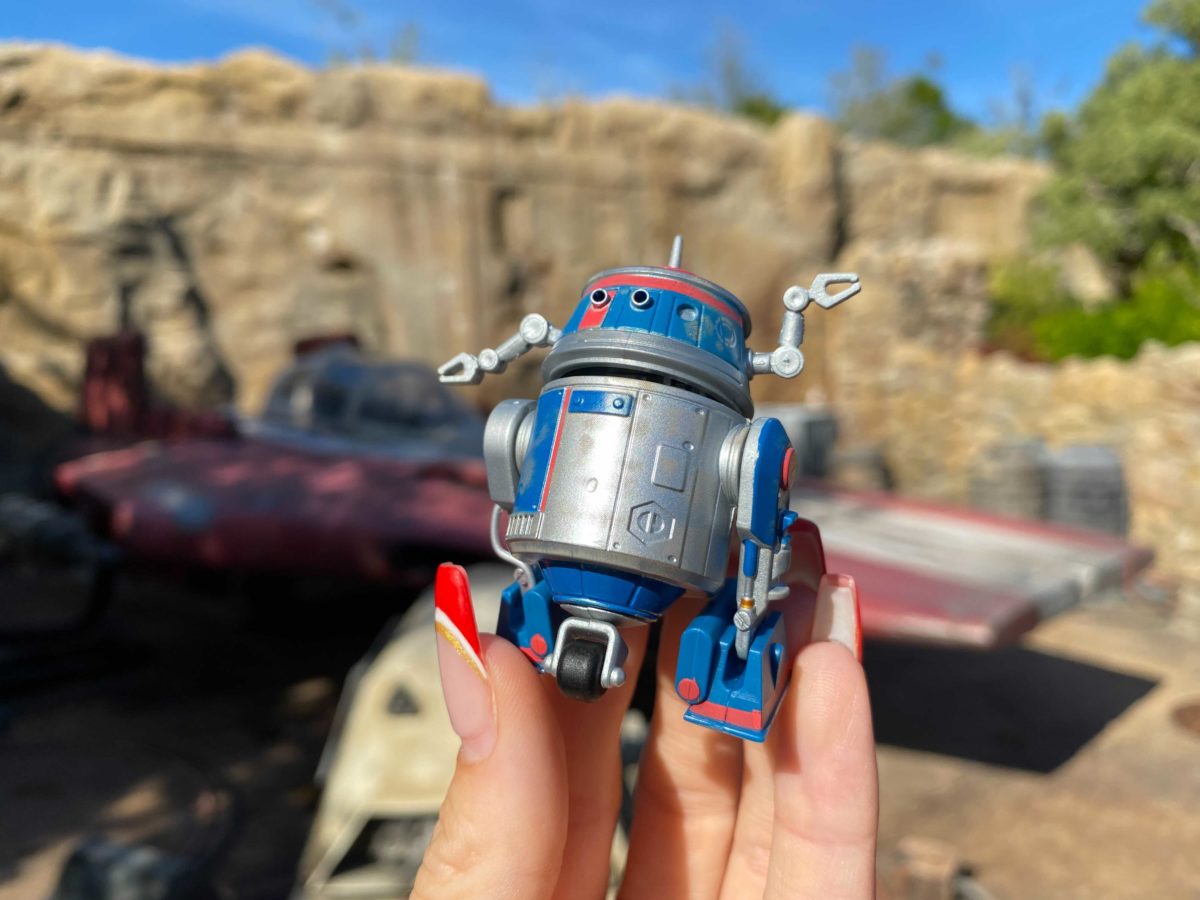 wdw-droid-factory-mystery-crate-action-figures-27-2450513