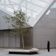 North Greenwich Sculptural Screen by Neiheiser Argyros