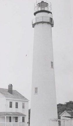 The Fenwick Island Lighthouse and keepers' houses. 
(Photo: fenwickislandlighthouse.org)