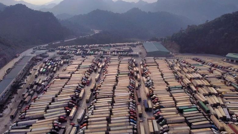 As of December 21, some 6,000 lorries were still bogged down at land border gates to China, in Lang Son and Quang Ninh provinces, the Vietnamese trade ministry said. LAO DONG Content image - Phnom Penh Post